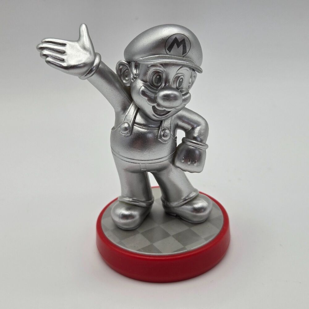Nintendo Silver Edition Mario amiibo figure